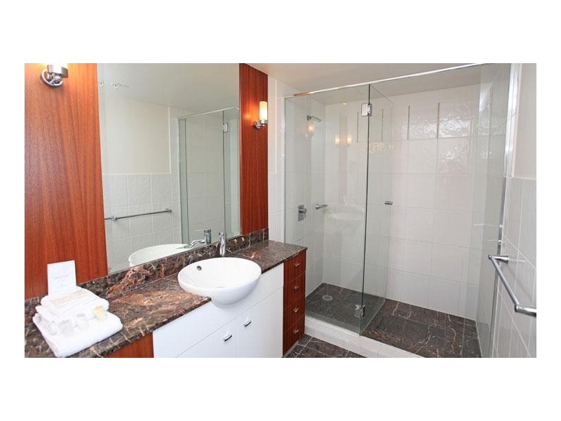 23 Ferny Avenue, Surfers Paradise QLD 4217