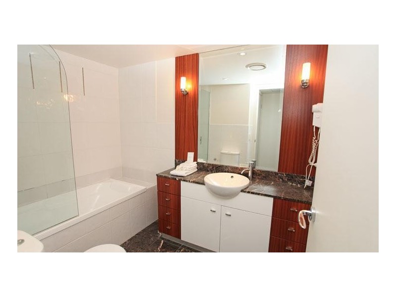 23 Ferny Avenue, Surfers Paradise QLD 4217