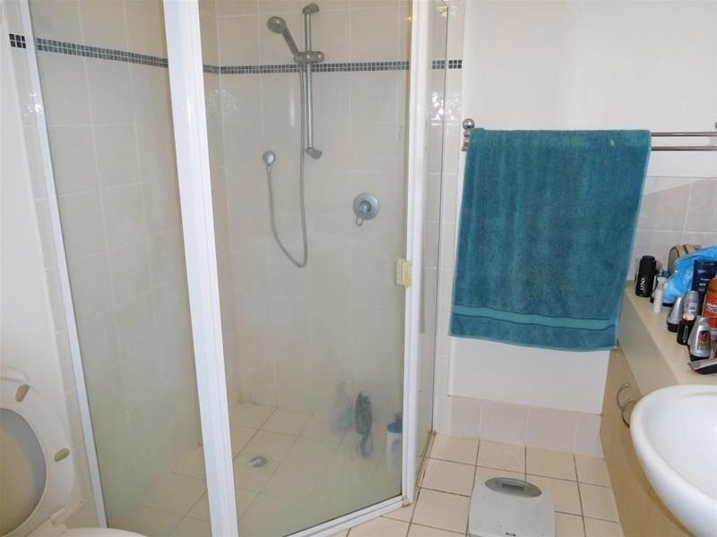 24 Slatyer Avenue, Bundall QLD 4217