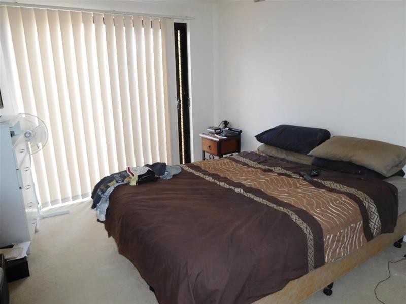 24 Slatyer Avenue, Bundall QLD 4217