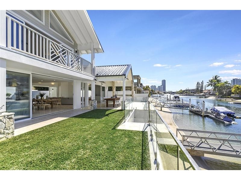 17 Seafarer Court, Paradise Waters QLD 4217
