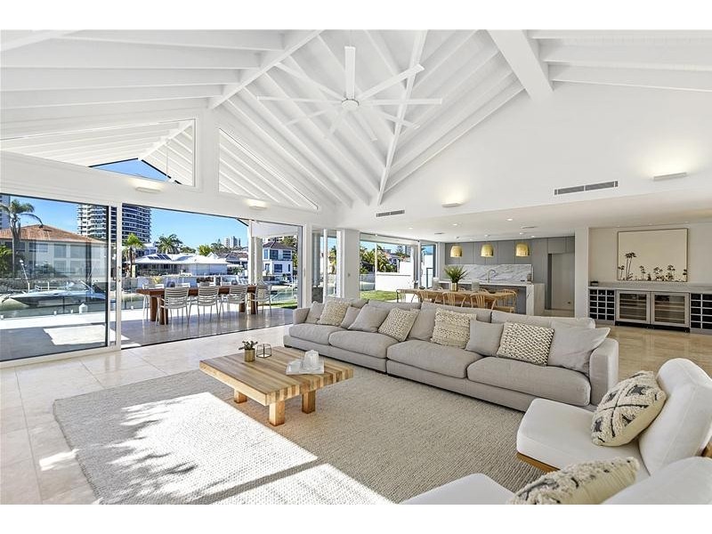17 Seafarer Court, Paradise Waters QLD 4217