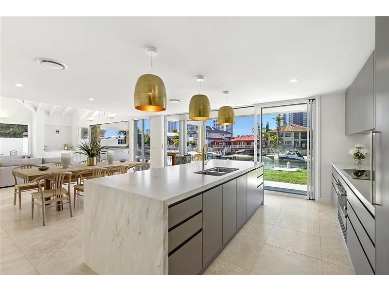 17 Seafarer Court, Paradise Waters QLD 4217