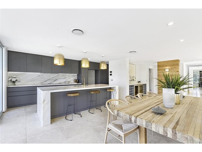 17 Seafarer Court, Paradise Waters QLD 4217