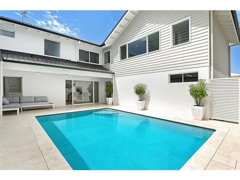 17 Seafarer Court, Paradise Waters QLD 4217