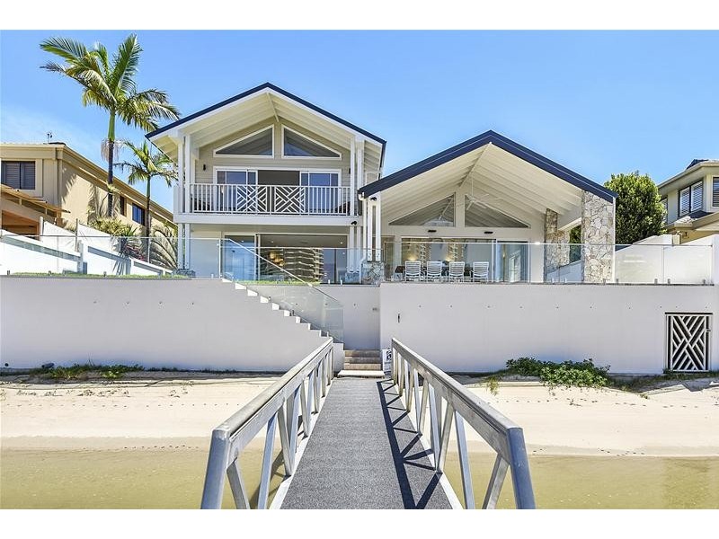 17 Seafarer Court, Paradise Waters QLD 4217