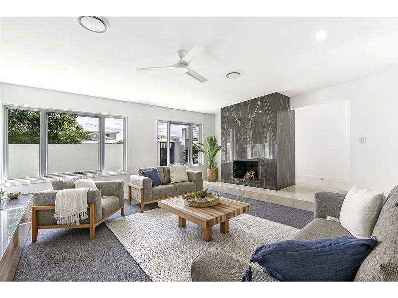 17 Seafarer Court, Paradise Waters QLD 4217