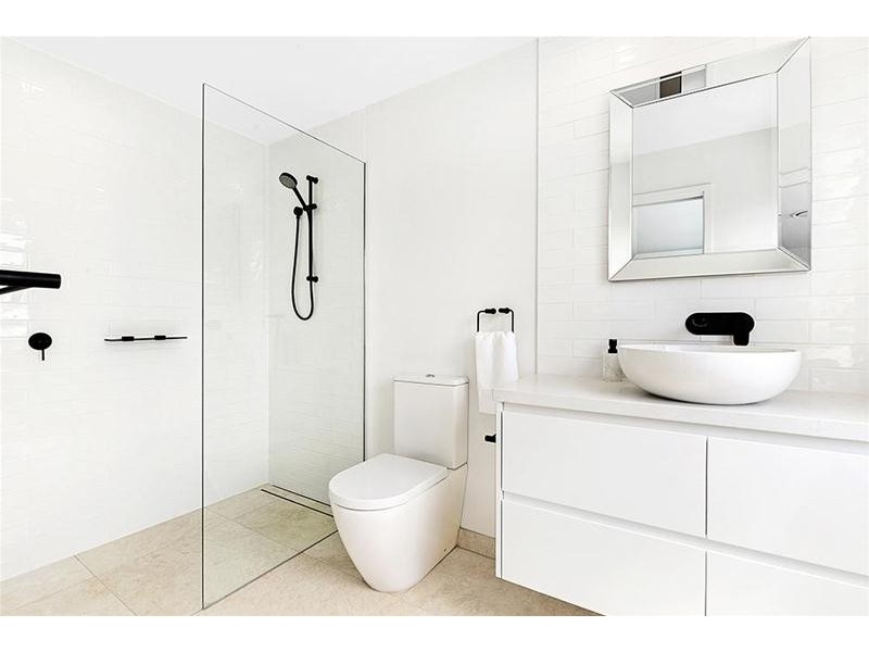 17 Seafarer Court, Paradise Waters QLD 4217