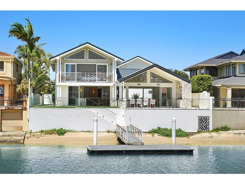 17 Seafarer Court, Paradise Waters QLD 4217