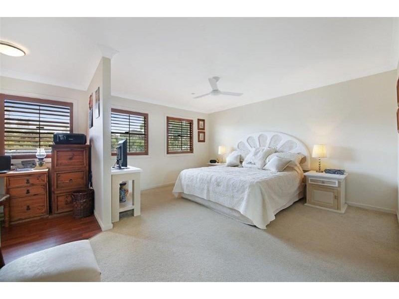 35 Boongala Road, Broadbeach Waters QLD 4218