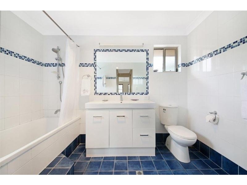 35 Boongala Road, Broadbeach Waters QLD 4218