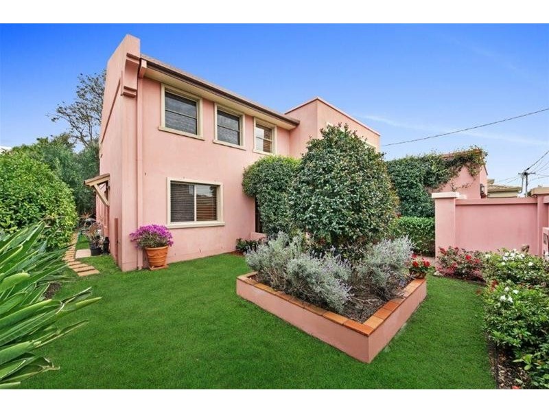 35 Boongala Road, Broadbeach Waters QLD 4218