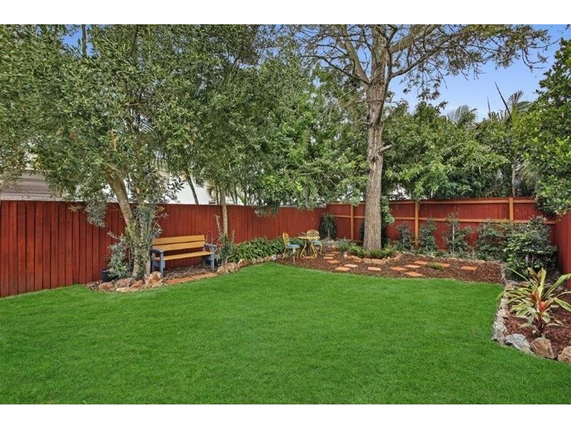 35 Boongala Road, Broadbeach Waters QLD 4218