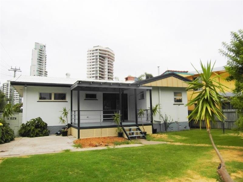 21 Pine Avenue, Surfers Paradise QLD 4217