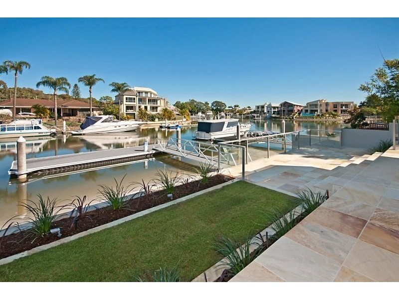 74 Gibraltar Drive, Isle Of Capri QLD 4217