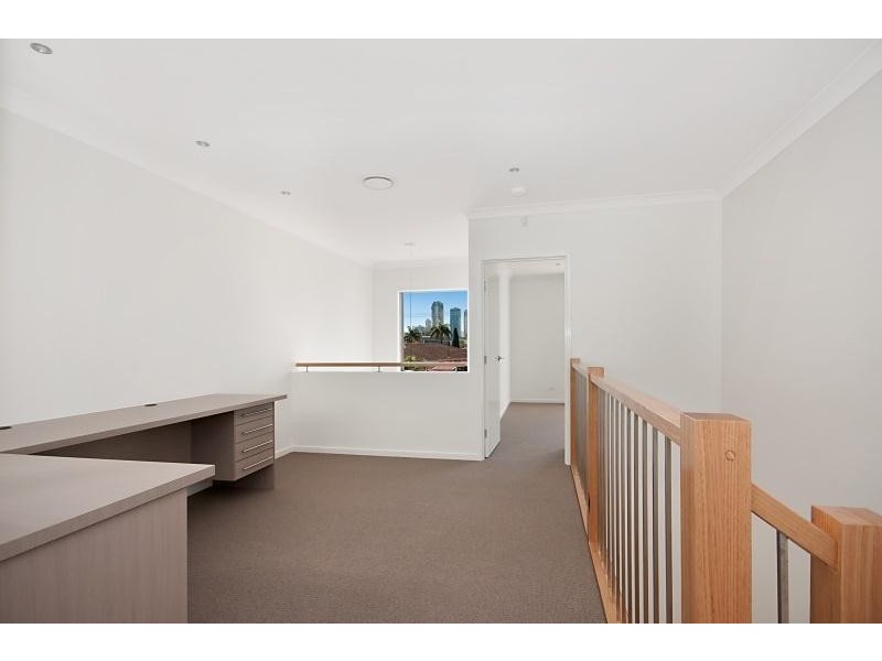 74 Gibraltar Drive, Isle Of Capri QLD 4217