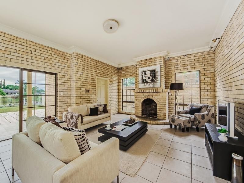 7 La Scala Court, Isle Of Capri QLD 4217