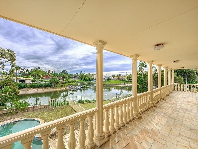 7 La Scala Court, Isle Of Capri QLD 4217