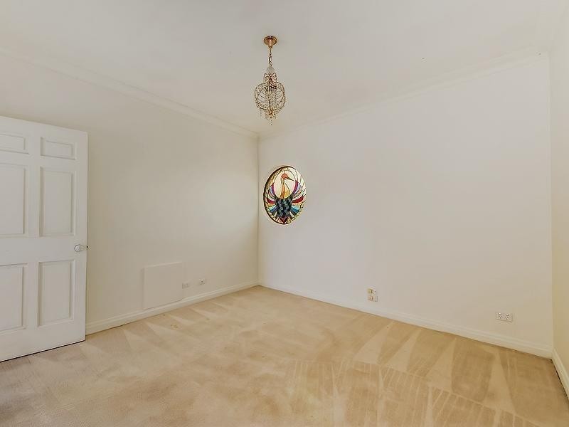 7 La Scala Court, Isle Of Capri QLD 4217