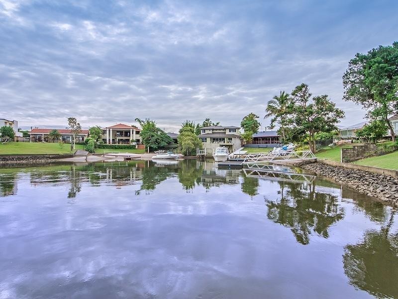 7 La Scala Court, Isle Of Capri QLD 4217