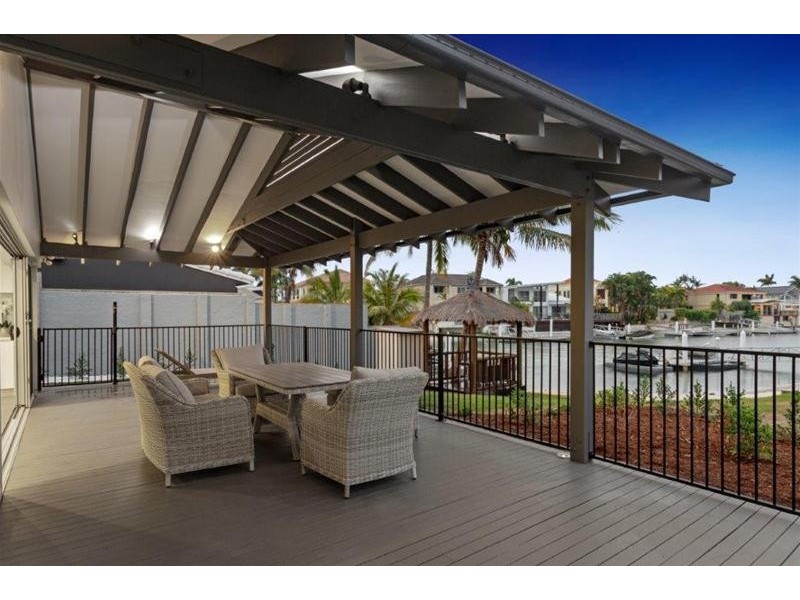 17 Admiralty Drive, Paradise Waters QLD 4217