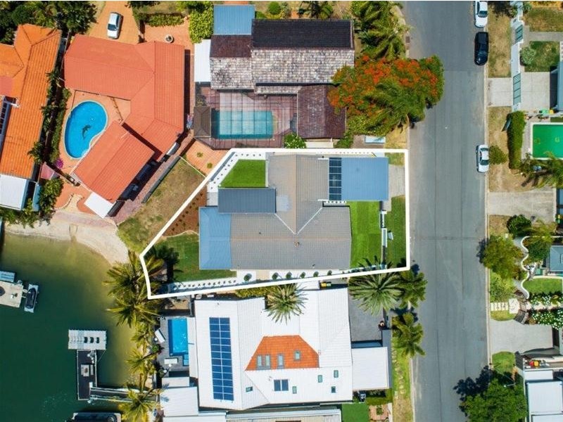 17 Admiralty Drive, Paradise Waters QLD 4217