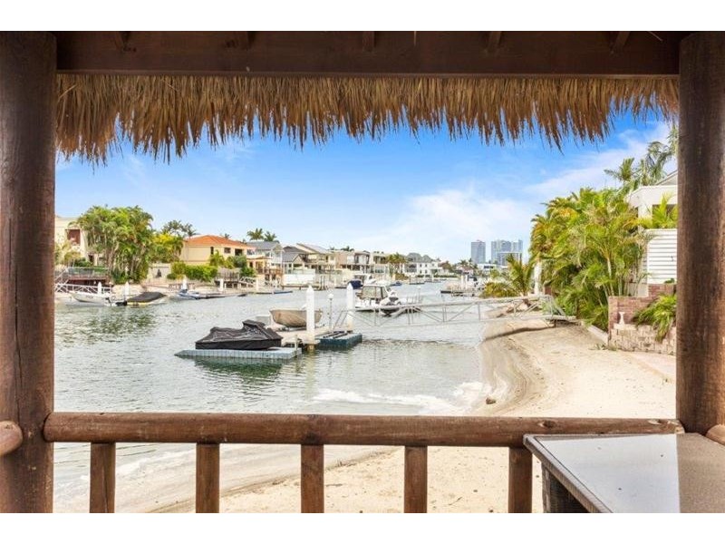 17 Admiralty Drive, Paradise Waters QLD 4217