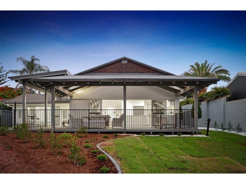 17 Admiralty Drive, Paradise Waters QLD 4217