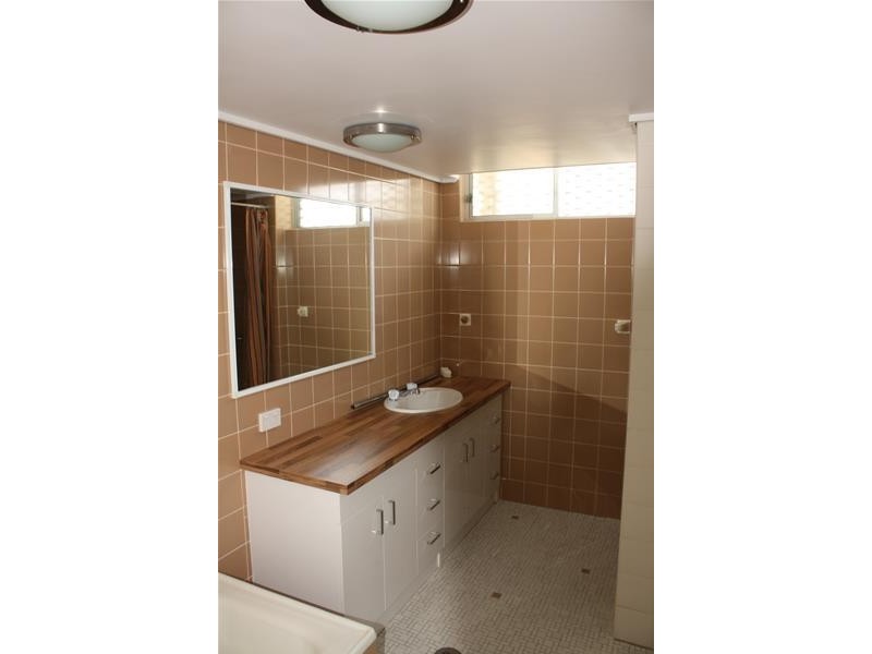 40 Watson Esplanade (River Park), Surfers Paradise QLD 4217