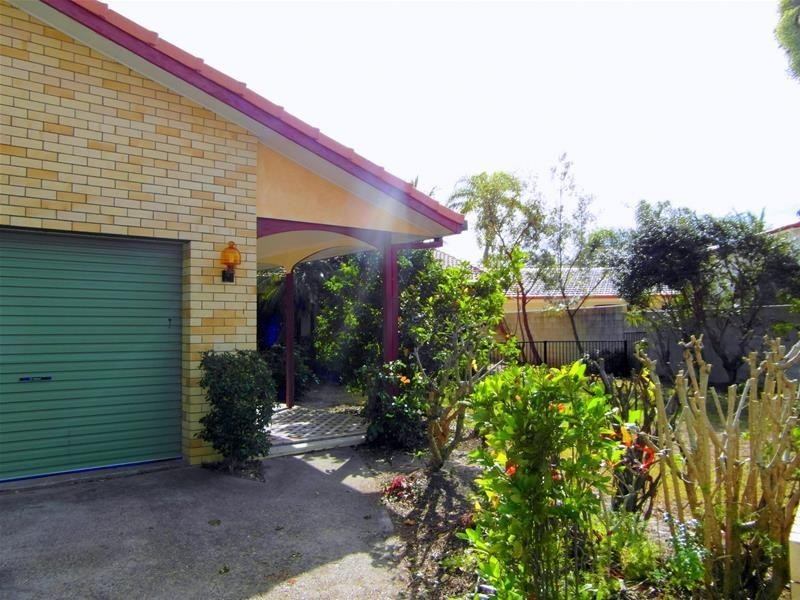 106 Gibraltar Drive, Isle Of Capri QLD 4217