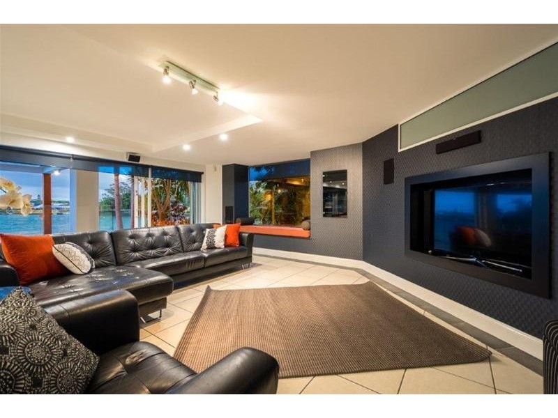 5 Donegal Crescent, Sorrento QLD 4217