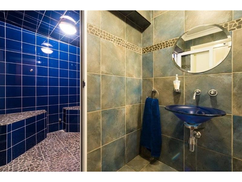 5 Donegal Crescent, Sorrento QLD 4217