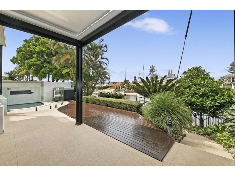 2/21 Vespa Crescent, Surfers Paradise QLD 4217