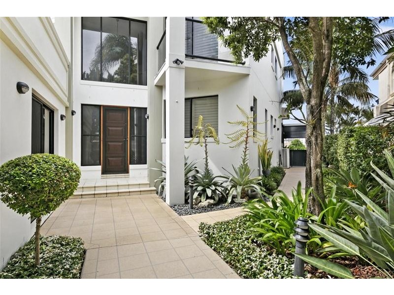 2/21 Vespa Crescent, Surfers Paradise QLD 4217