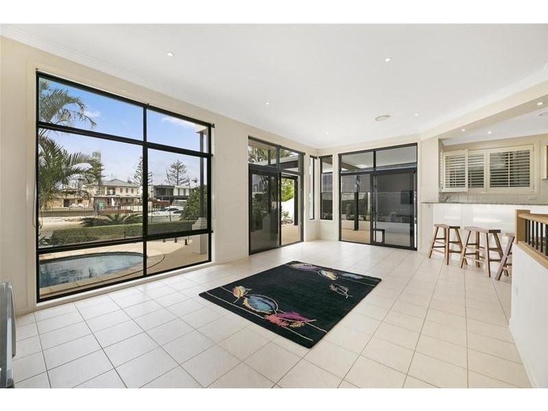 2/21 Vespa Crescent, Surfers Paradise QLD 4217