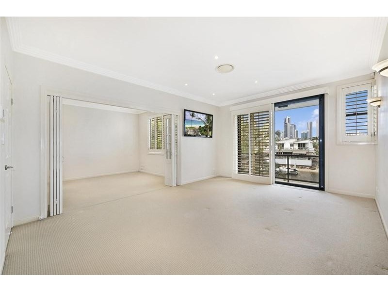 2/21 Vespa Crescent, Surfers Paradise QLD 4217
