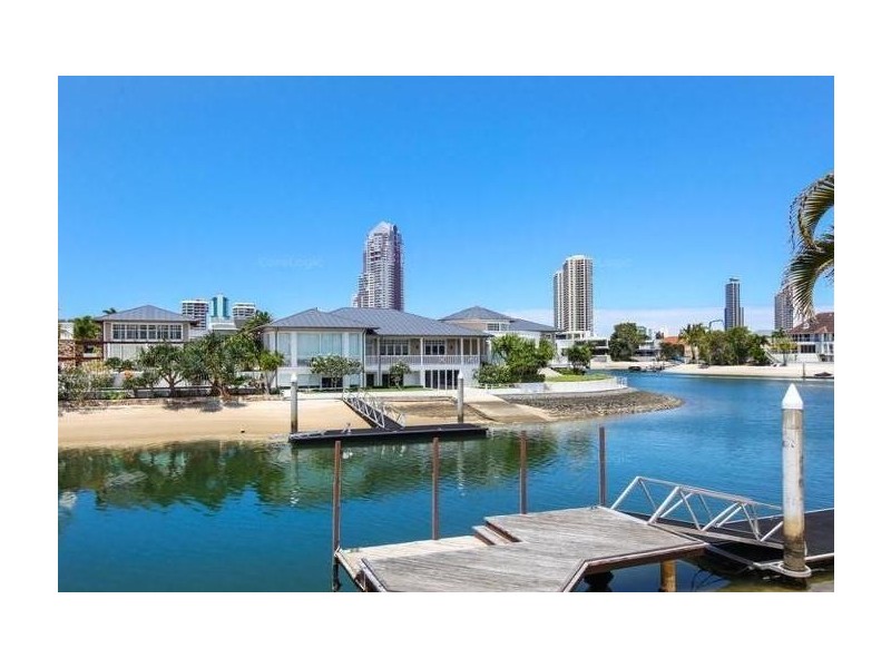 124 Commodore Drive, Paradise Waters QLD 4217