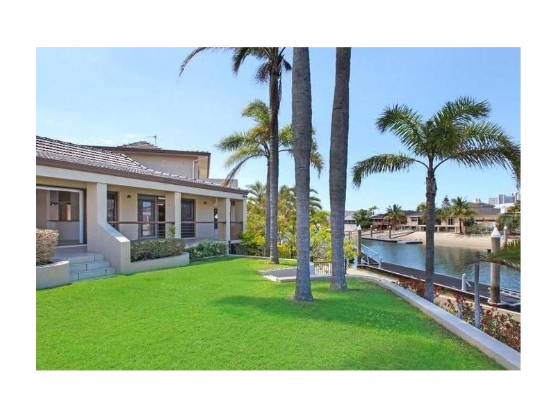 124 Commodore Drive, Paradise Waters QLD 4217