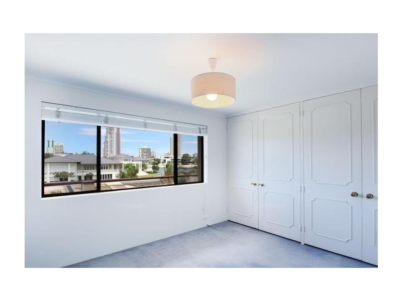 124 Commodore Drive, Paradise Waters QLD 4217