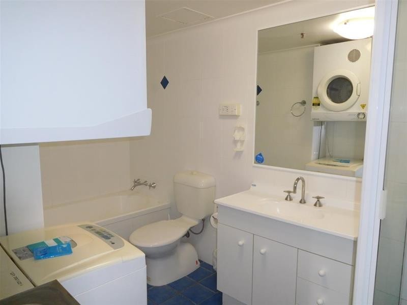 “Beachcomber”/18 Hanlan Street, Surfers Paradise QLD 4217