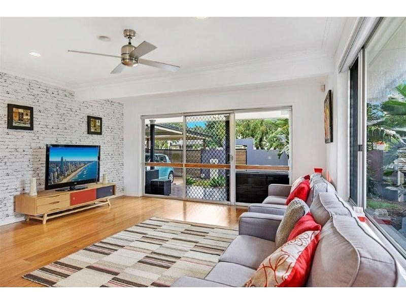 26  Coogeen Street, Sorrento QLD 4217