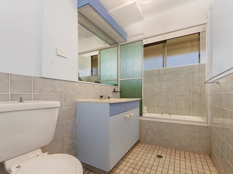 “Baronnet” 12 Enderley Avenue, Surfers Paradise QLD 4217