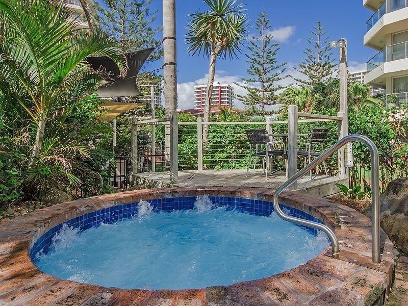 “Baronnet” 12 Enderley Avenue, Surfers Paradise QLD 4217