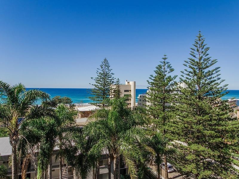 “Baronnet” 12 Enderley Avenue, Surfers Paradise QLD 4217