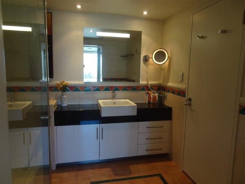 914/5 Palm Avenue, Surfers Paradise QLD 4217