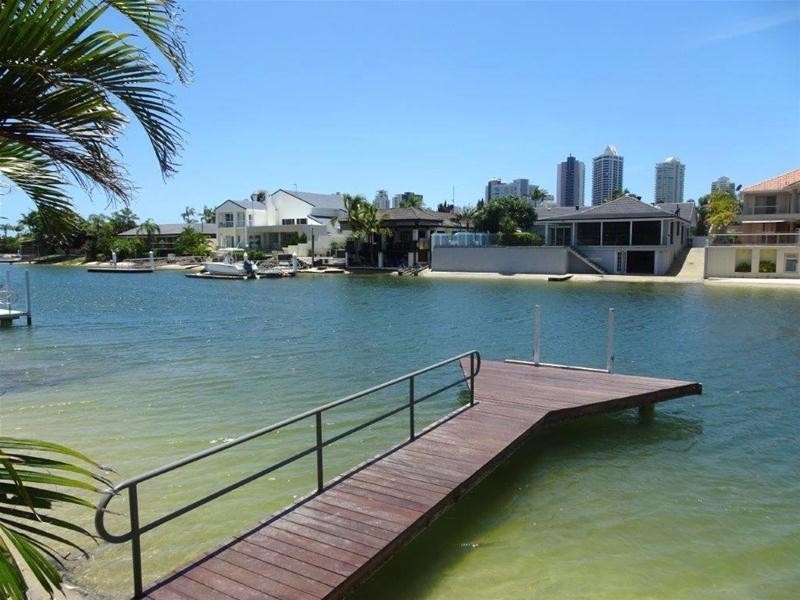 98 Commodore Drive, Paradise Waters QLD 4217