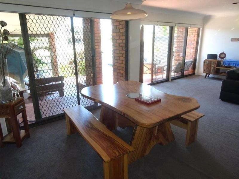 98 Commodore Drive, Paradise Waters QLD 4217