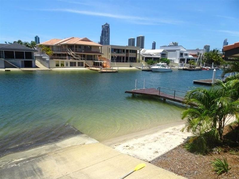 98 Commodore Drive, Paradise Waters QLD 4217