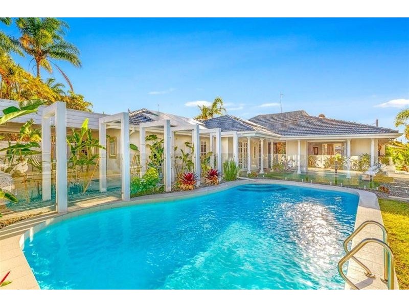 6 Viking Court, Paradise Waters QLD 4217