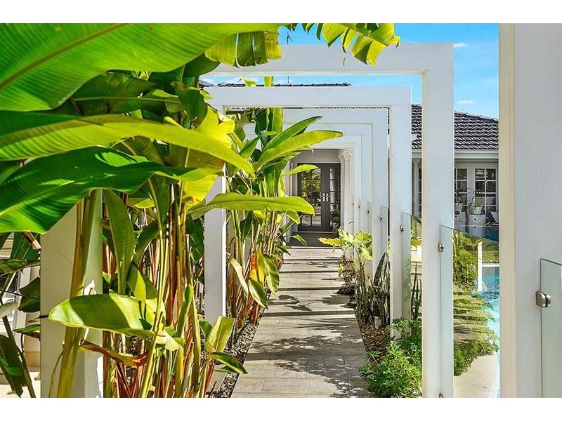 6 Viking Court, Paradise Waters QLD 4217